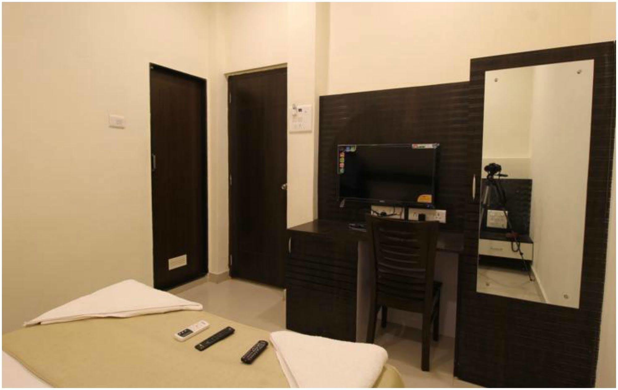 Treebo Trip Ashir Inn Mumbai Ngoại thất bức ảnh